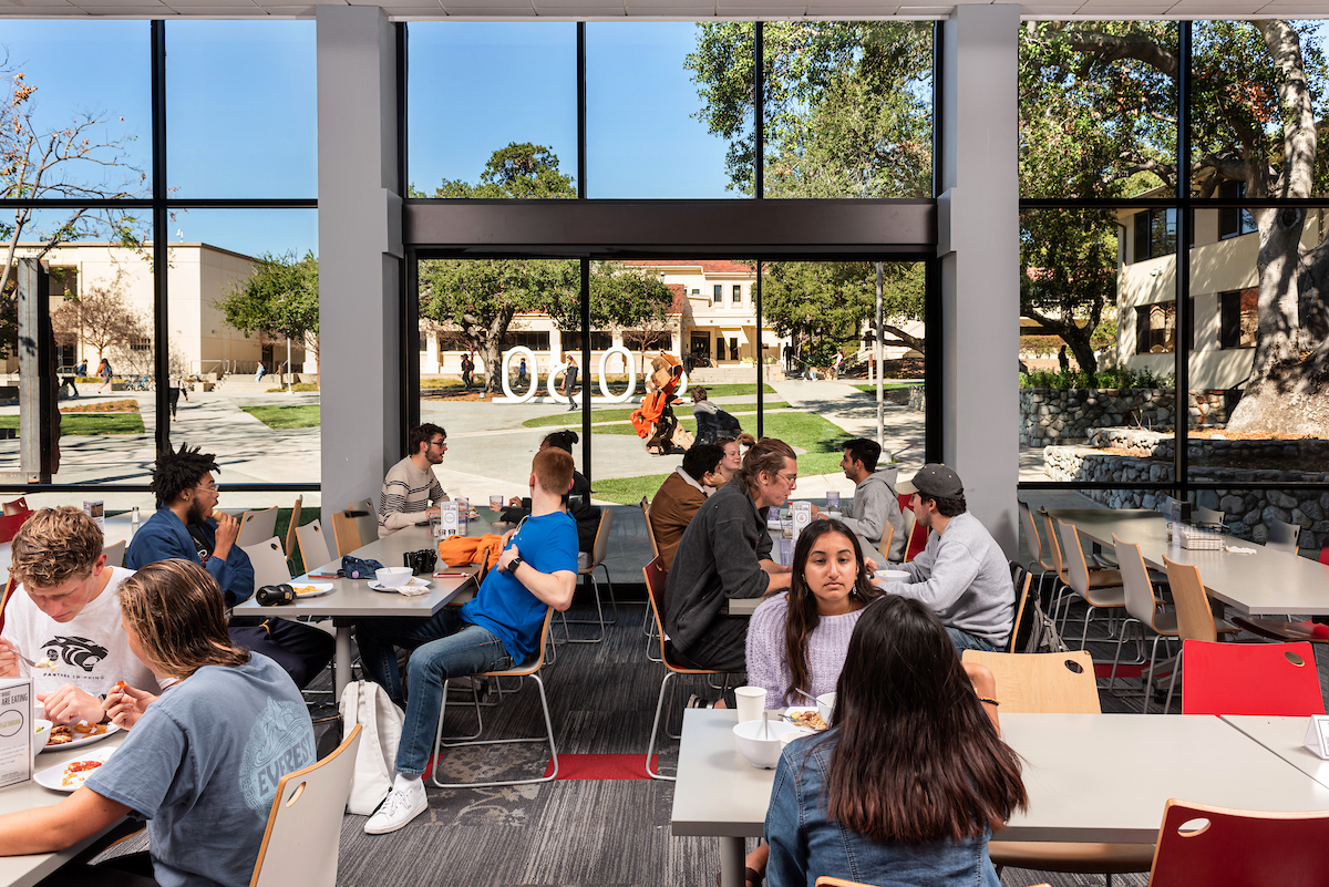 Students dining at Collins.