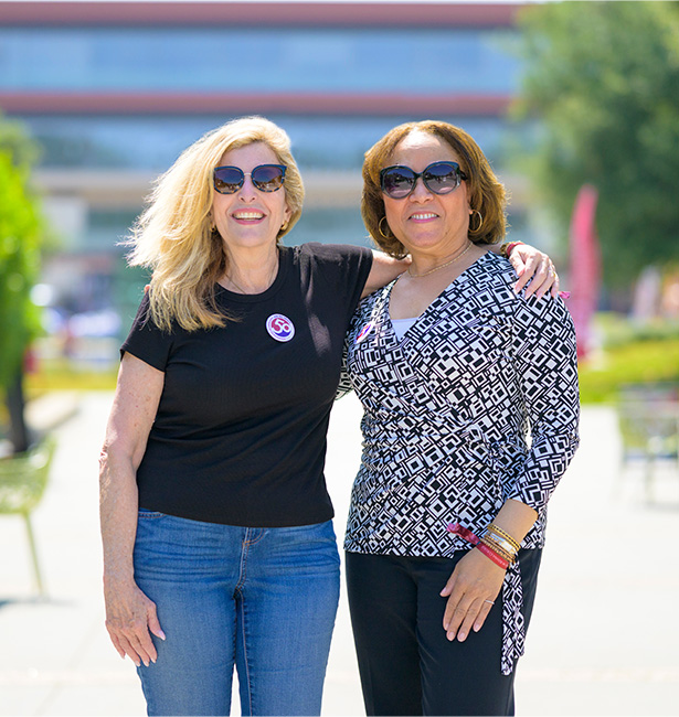 Mari Adams ’80 and Lorraine Bains ’88.
