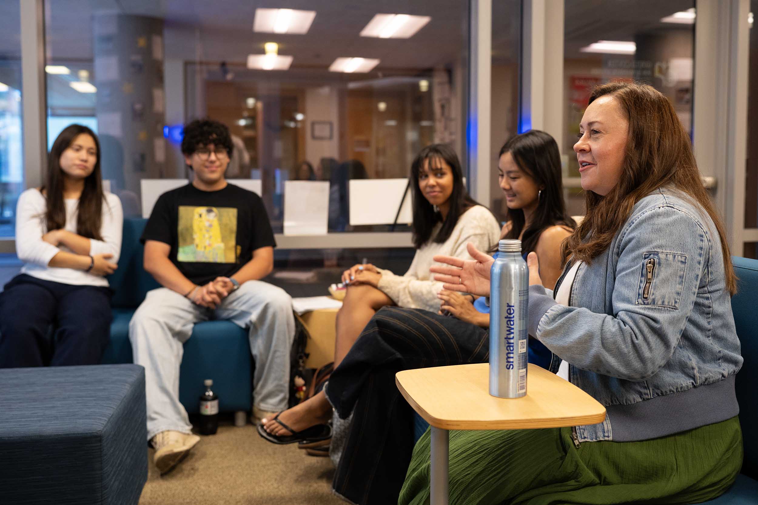 Shelby Van Pelt '02 meeting with students at the Gould Center