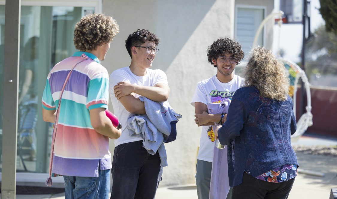 Shanna Levin meets with students at a 2022 Summer Research Program reception on Monday, May 23, 2022