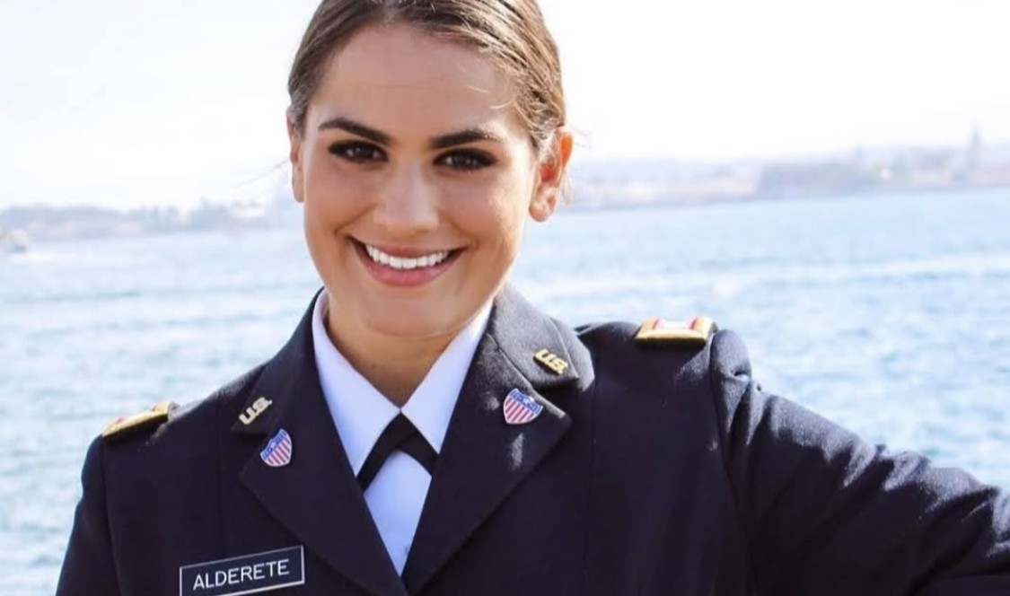 Hannah Alderete '20, dressed in service uniform.