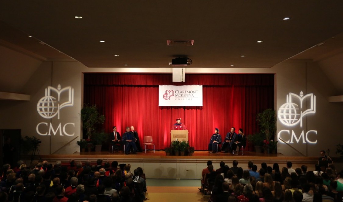 Convocation stage