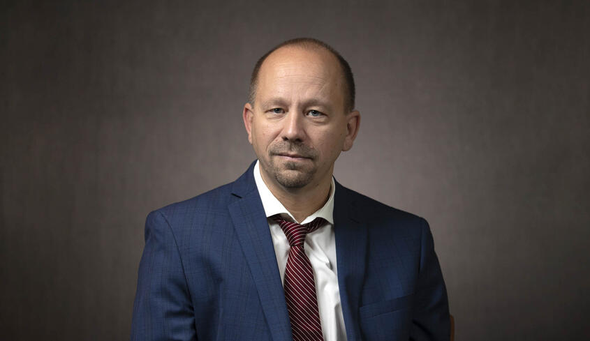 Jon Shields headshot