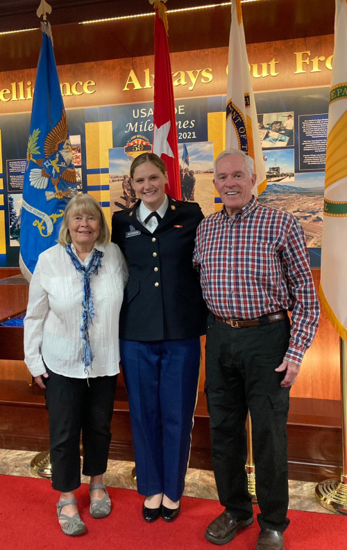 Robin and her parents.