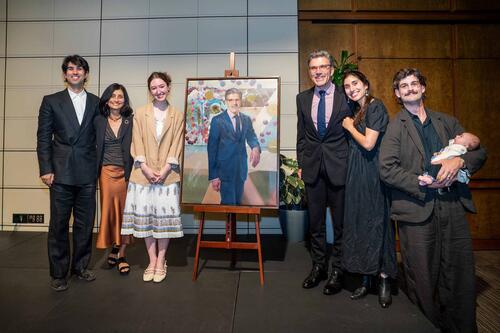 President Chodosh with his official College-commissioned portrait at the April 23 Board of Trustees dinner, joined by his extended family, and the artist, Mattie Ree Neal.