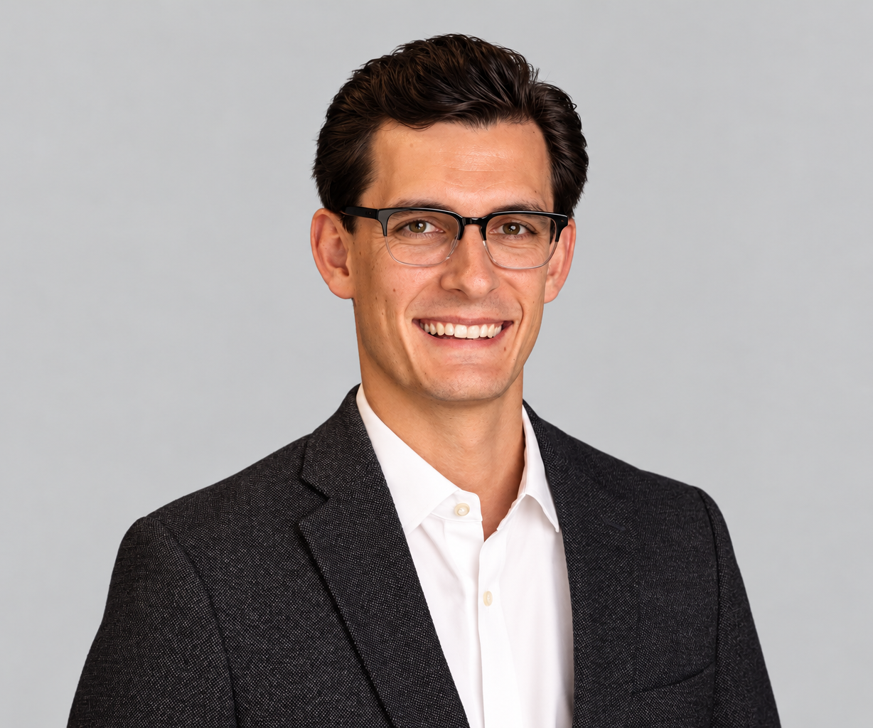 Headshot of Jarrett Catlin.