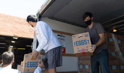 CMC alumni delivering food